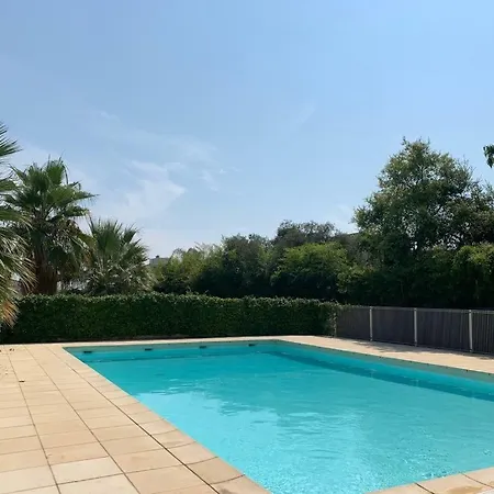 Apartman Agreable 2 Pieces De 53m2 Avec Vue Degagee Sur Mer Antibes