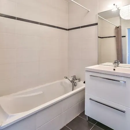 Agreable 2 Pieces De 53m2 Avec Vue Degagee Sur Mer
